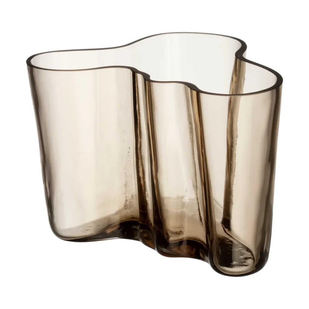 Iittala Alvar Aalto Vase 140 mm in getöntem mundgeblasenem Glas, Entwurf von 1936