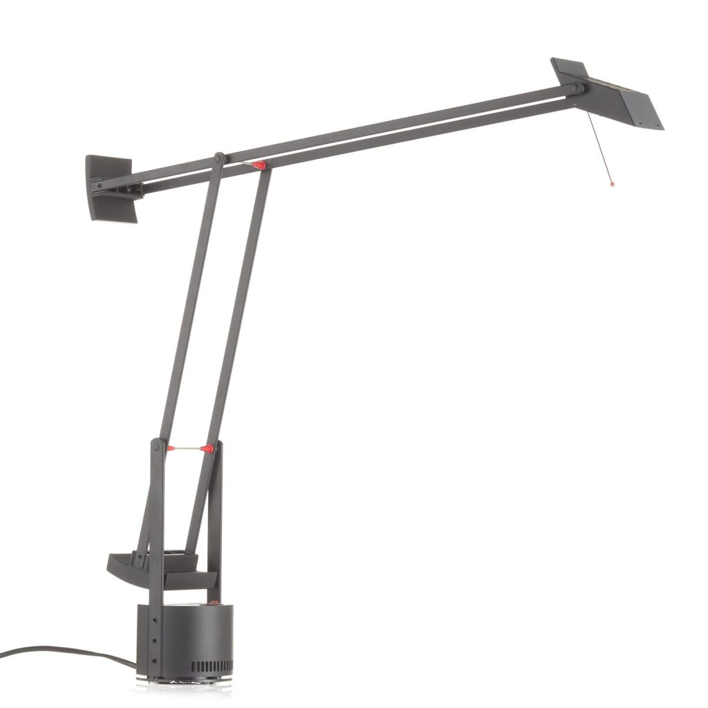 Artemide Tizio 35 Tischleuchte in Schwarz, freigestellt