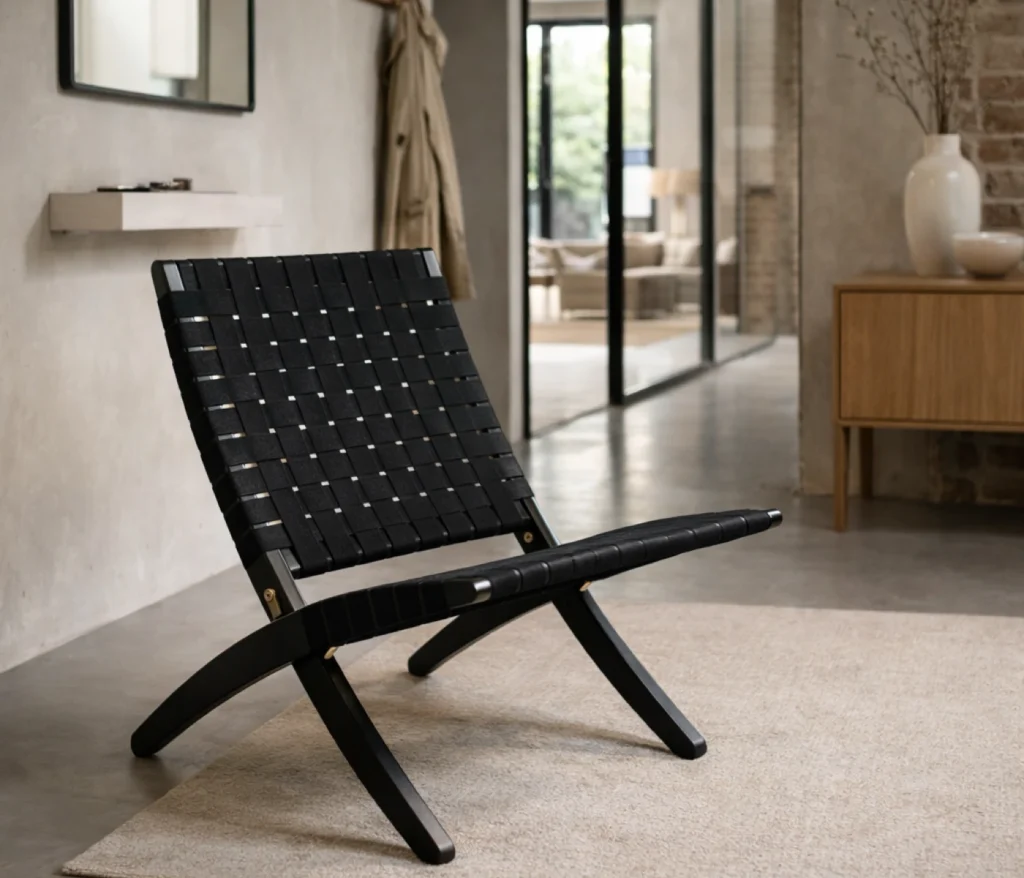 Carl Hansen & Søn MG501 Cuba Chair schwarzer Lounge Chair aus Holz im modernen Wohnzimmer