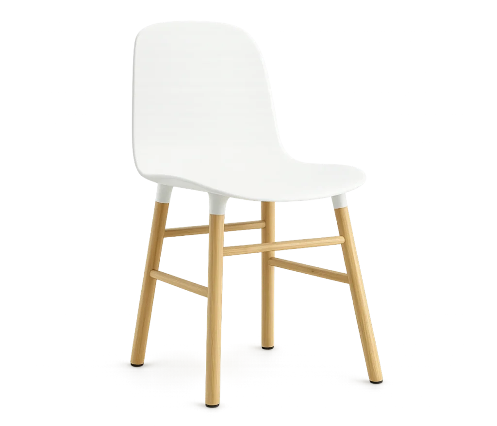 Normann Copenhagen Form Chair mit weißer Sitzschale auf Eichenbeinen, Design von Simon Legald