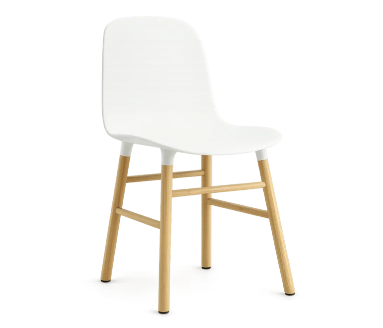 Normann Copenhagen Form Chair mit weißer Sitzschale auf schwarzen Eichenbeinen, Design von Simon Legald